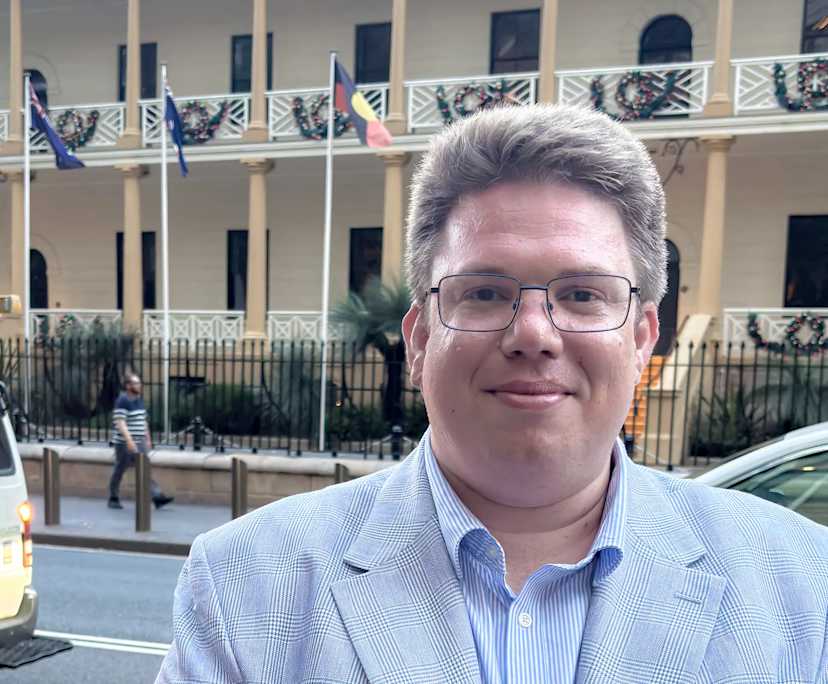 Anthony (39), $385, Smoker, No pets, and No children