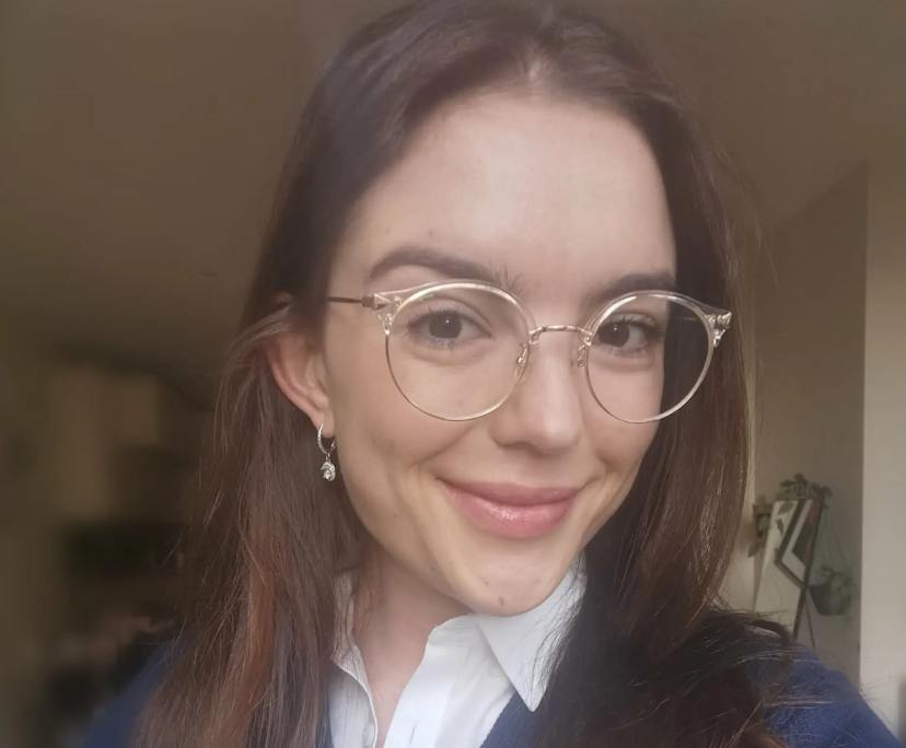 Lauren (31), $325, LGBTQIA+, Non-smoker, Have pets, and No children