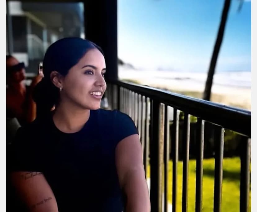 isidora Hernández (32), $300, Non-smoker, No pets, and No children