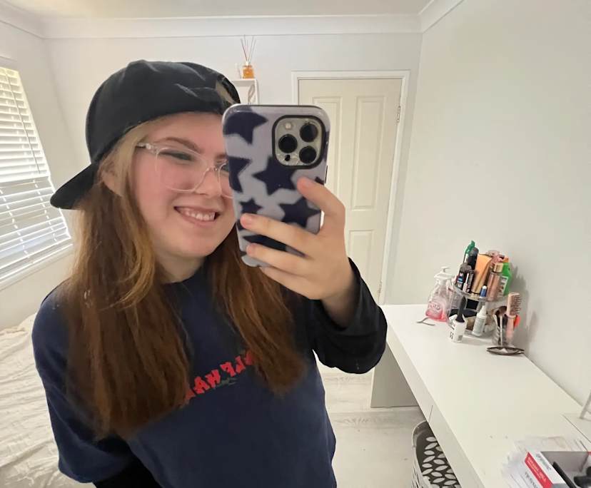 Mia (18), $200, Non-smoker, No pets, and No children