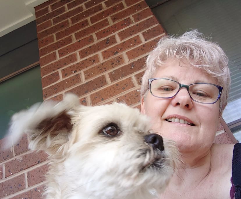 Kerryn (54), $200, Have children, Smoker, and No pets