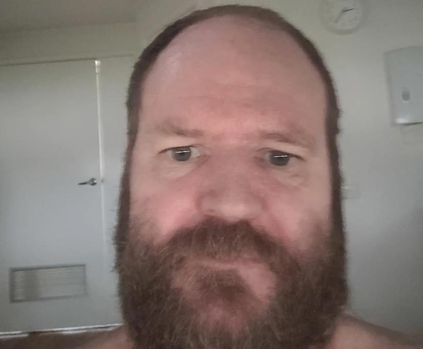 Jason (46), $260, Non-smoker, Have children, and No pets