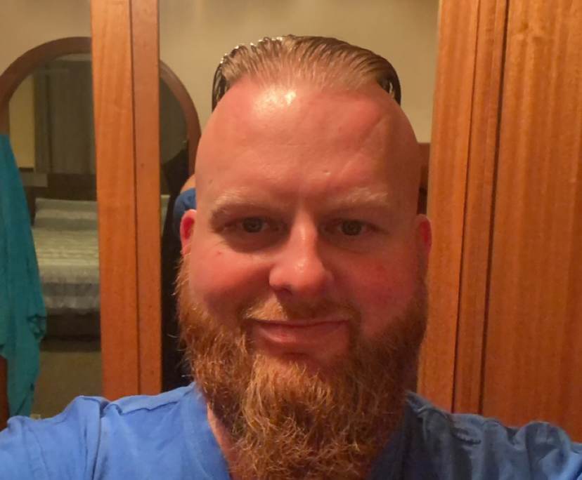 Aaron (38), $290, LGBTQIA+, Non-smoker, No pets, and No children