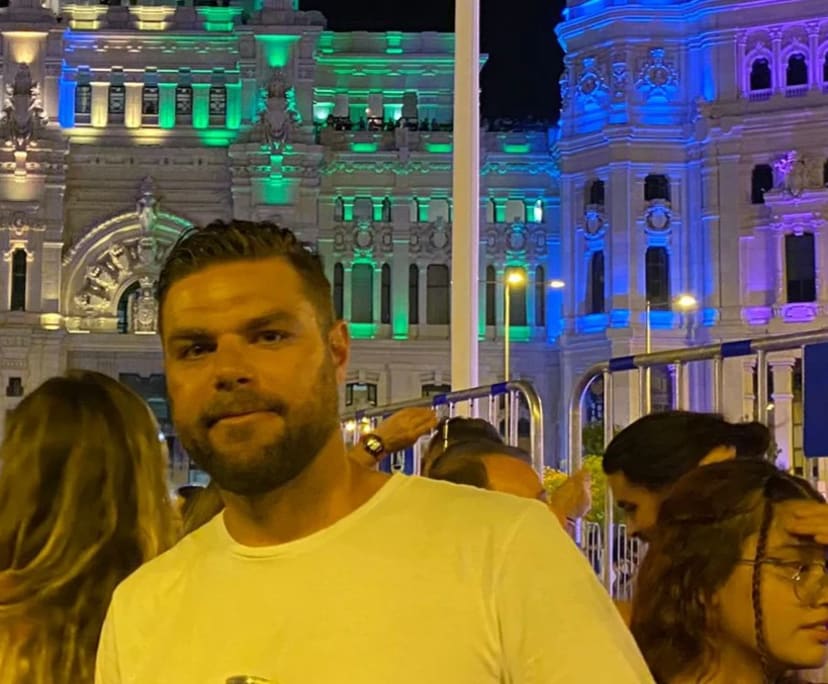 Scott (36), $700, Non-smoker, No pets, and No children