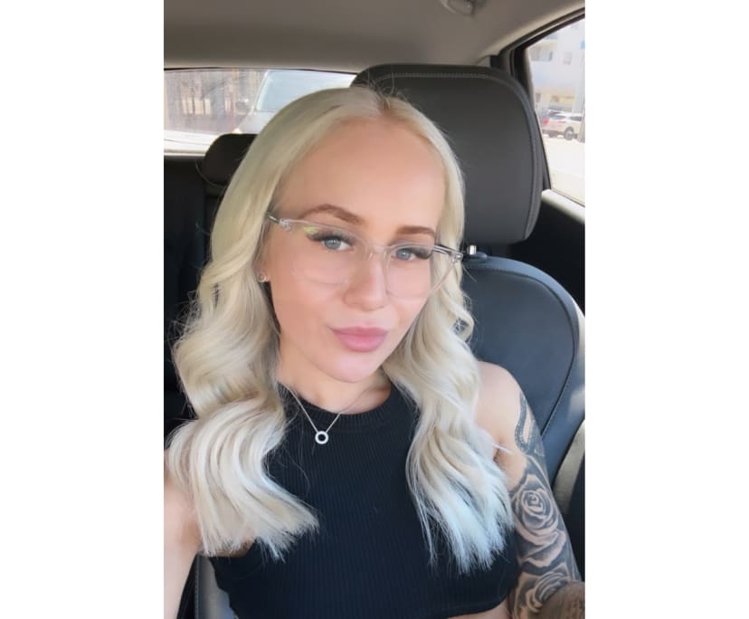Chloe (24), $250, Non-smoker, No pets, and No children