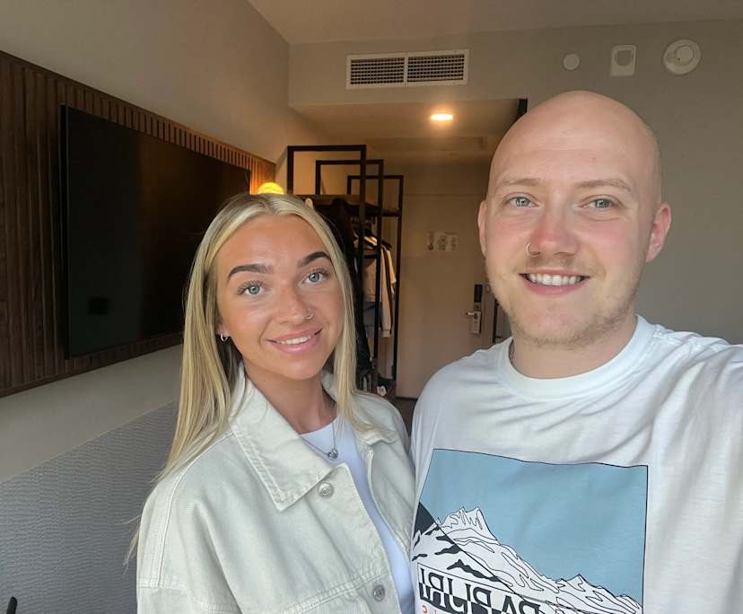 Megan (22) and Billy (27), $400, 
