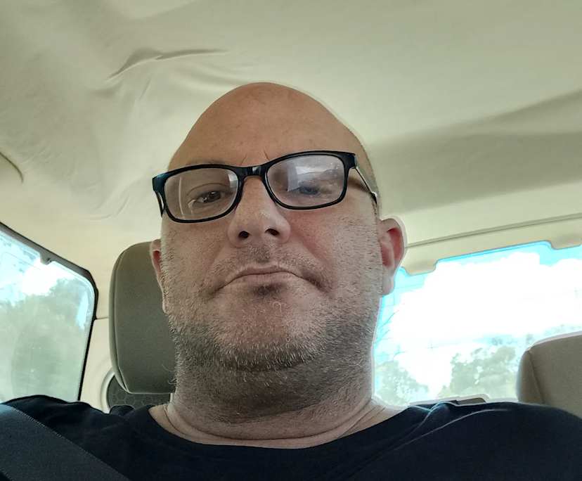 Lee (45), $400, Smoker, No pets, and No children