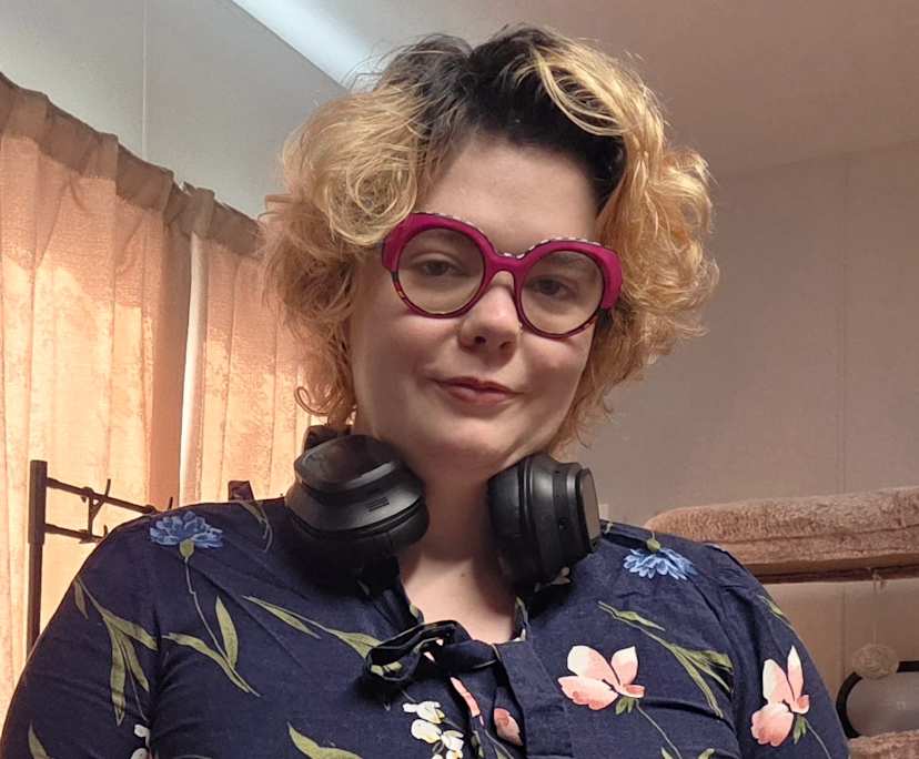 Anna (30), $350, LGBTQIA+, Non-smoker, Have pets, and No children