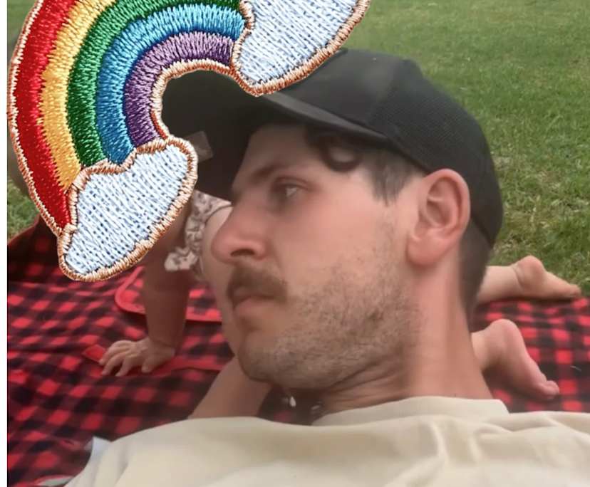 Luke (29), $450, Non-smoker, Have pets, and Have children