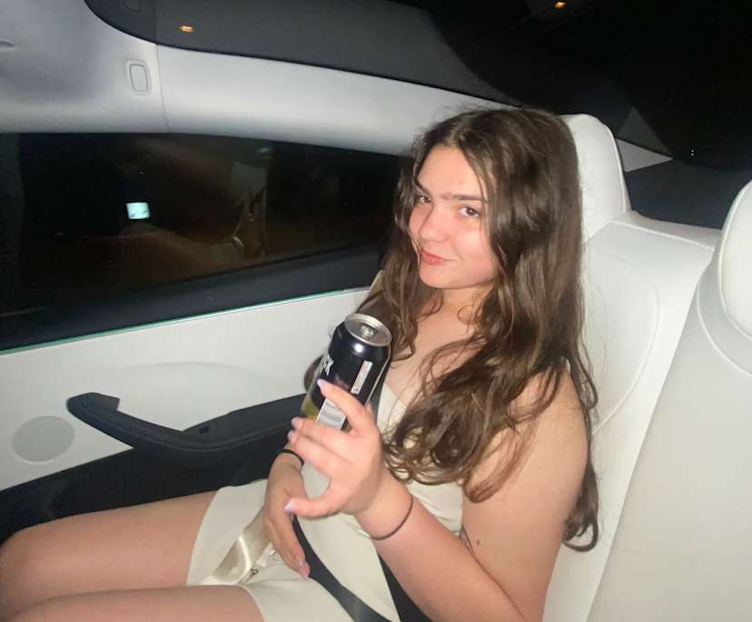 kyeesha (19), $400, LGBTQIA+, Smoker, No pets, and No children