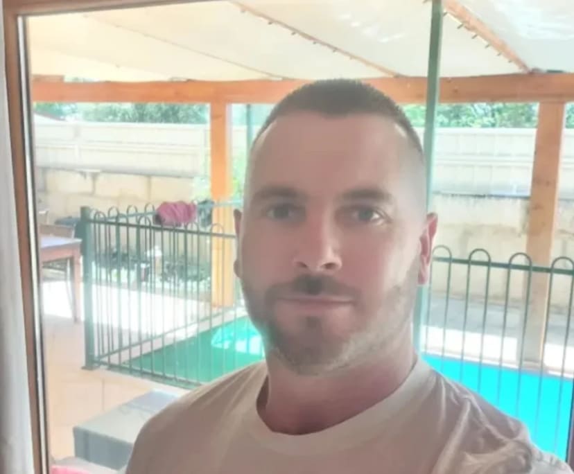 Ben (32), $300, Non-smoker, No pets, and No children