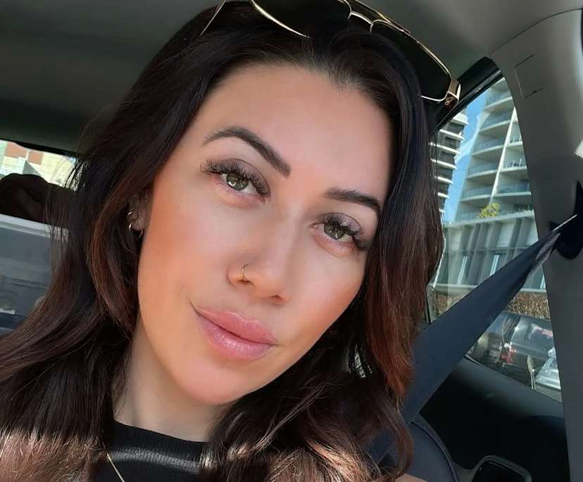 Melissa (34), $350, No pets, Non-smoker, and No children