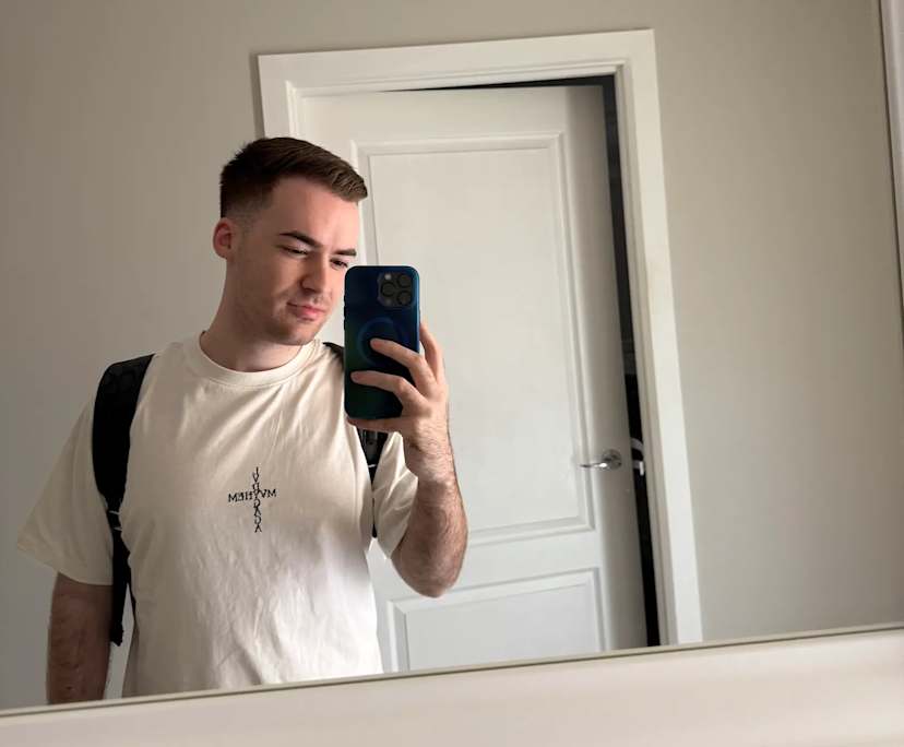 Elliot (26), $300, LGBTQIA+, Non-smoker, No pets, and No children