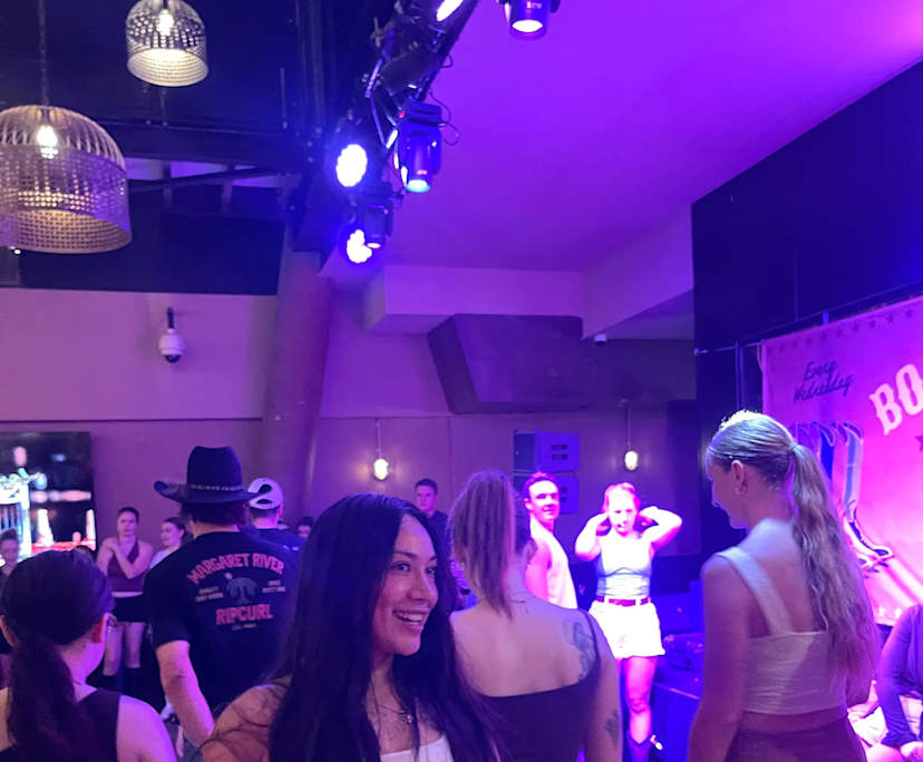 Eilla (30), $500, LGBTQIA+, No pets, Non-smoker, and No children