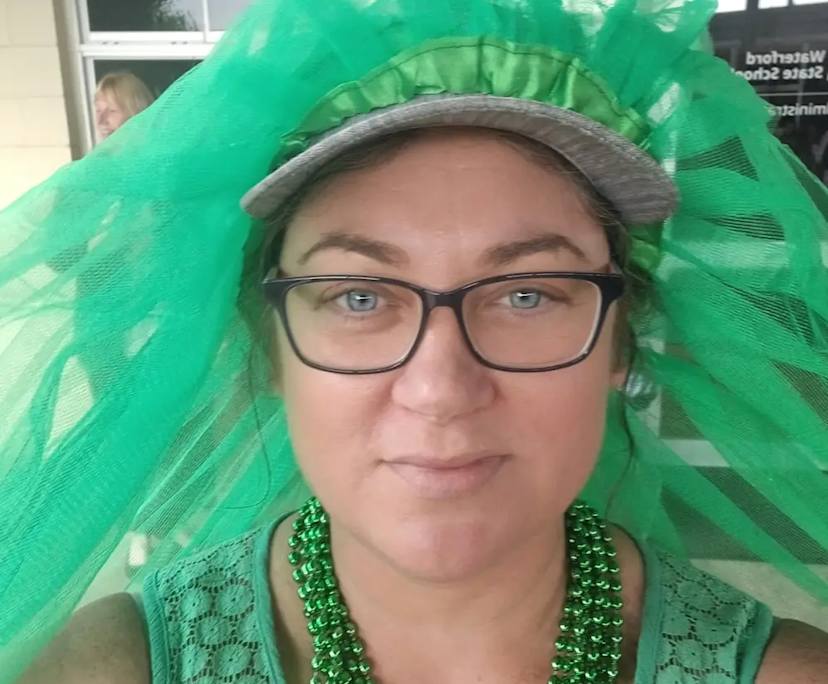Annelise (42), $350, Have children, Smoker, and No pets