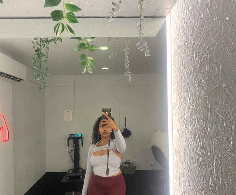 Chebet (28), $300, Non-smoker, No pets, and No children