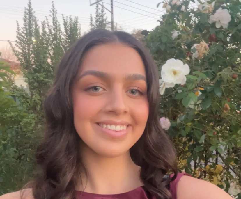 Lilli (18), $300, Non-smoker, Have pets, and No children