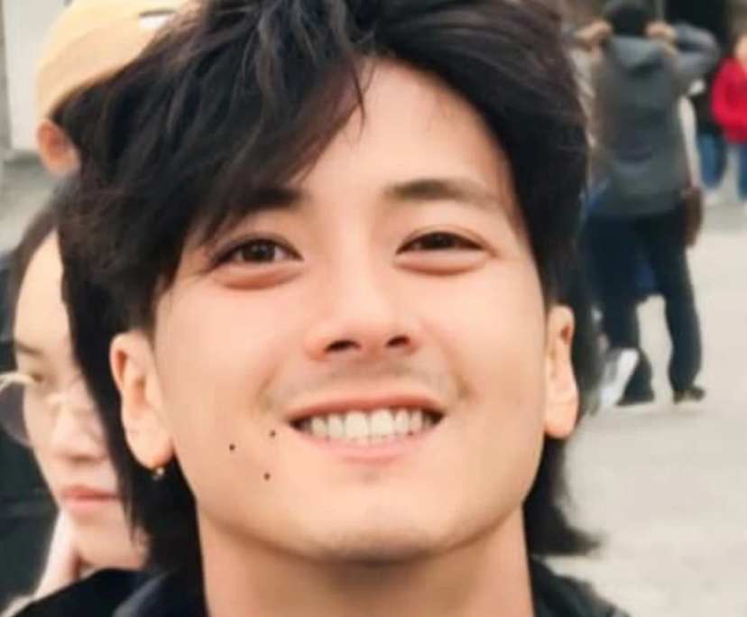 Timothee (29), $300, Non-smoker, No pets, and No children