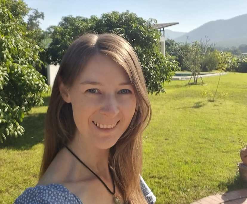 Elissa (35), $300, Non-smoker, No pets, and No children