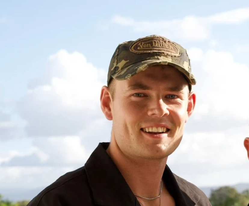 Jake (25), $500, Non-smoker, Have pets, and No children