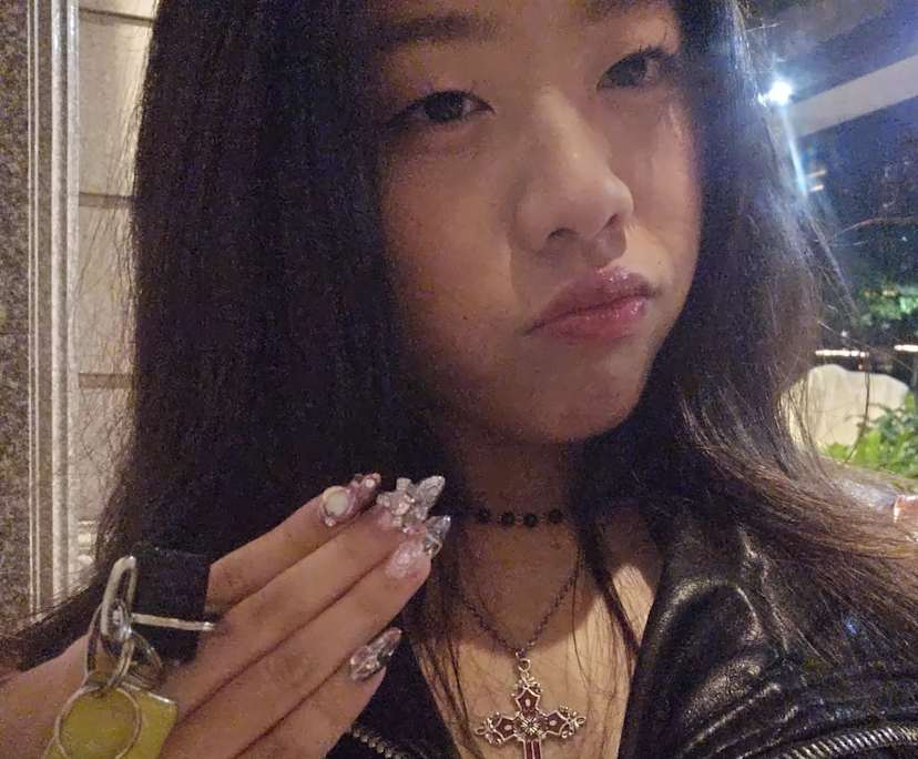 Emily (20), $300, LGBTQIA+, Non-smoker, No pets, and No children