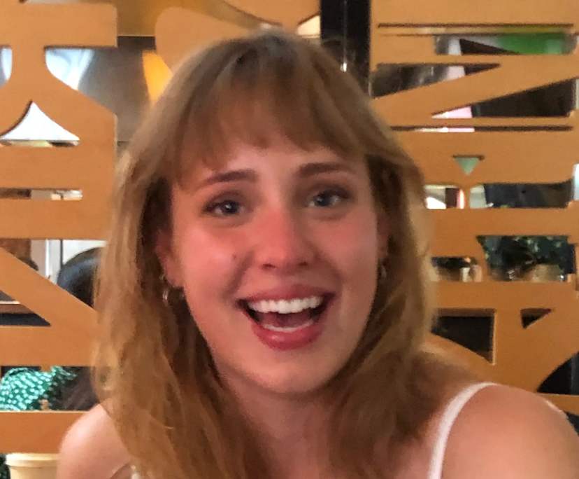 Lilja (22), $800, Non-smoker, Have pets, and No children