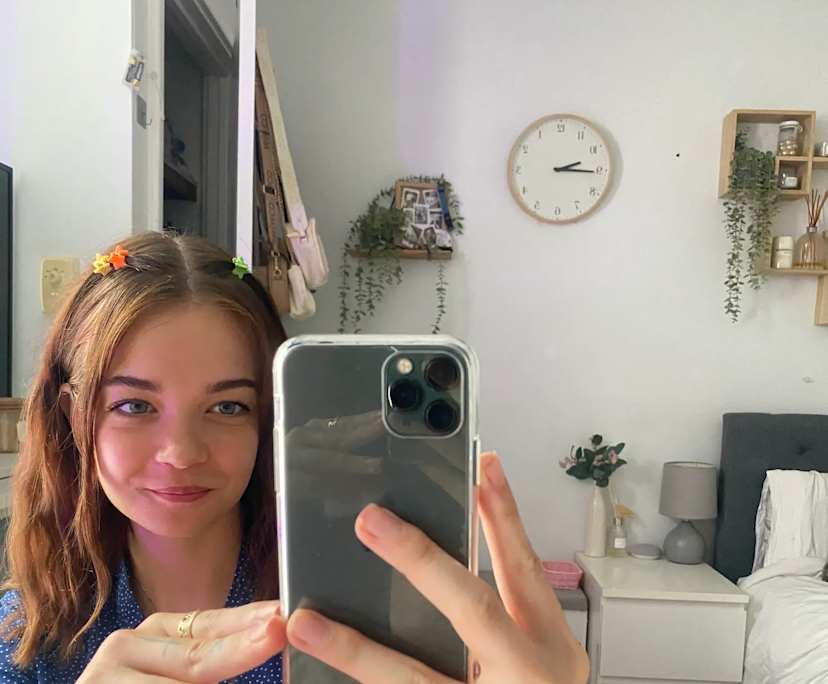 Bonnie-j (21), $300, Non-smoker, Have pets, and No children