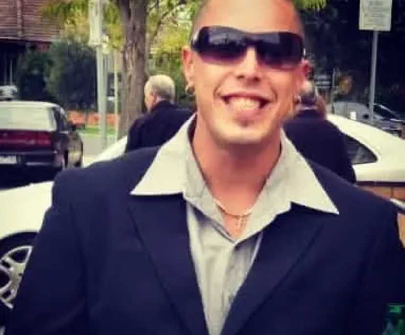 Damian (47), $280, Non-smoker, No children, and No pets