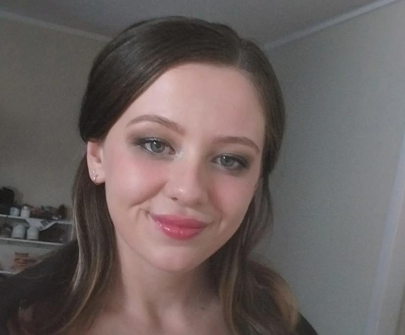 Jade (24), $500, Non-smoker, No pets, and No children