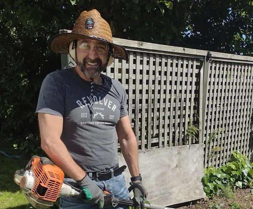 Jared Ham (48), $500, Non-smoker, Have pets, and No children