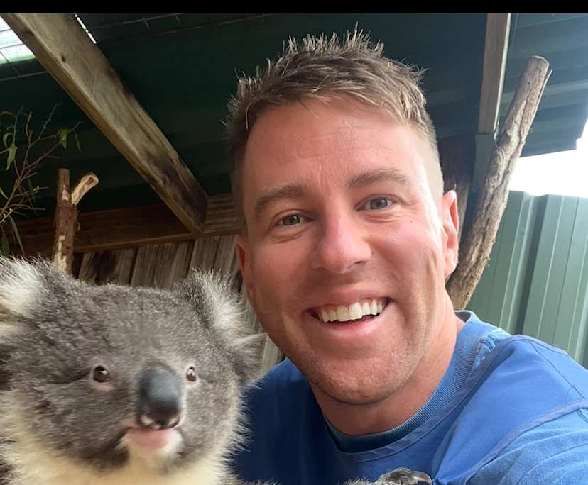 Brad Coates (35), $500, Non-smoker, Have pets, and No children