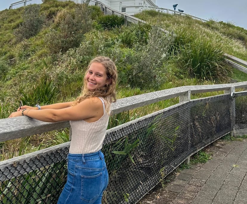 Carolina (27), $320, 