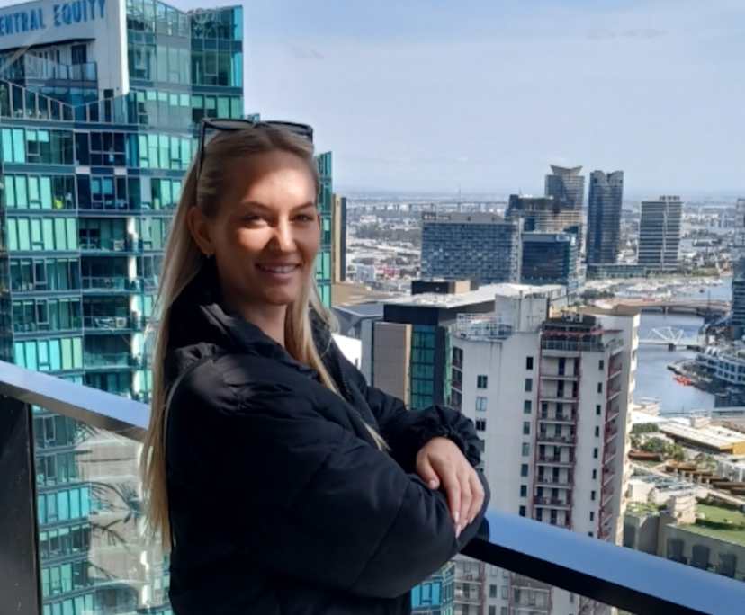 Allie (27), $350, No pets, Non-smoker, and No children