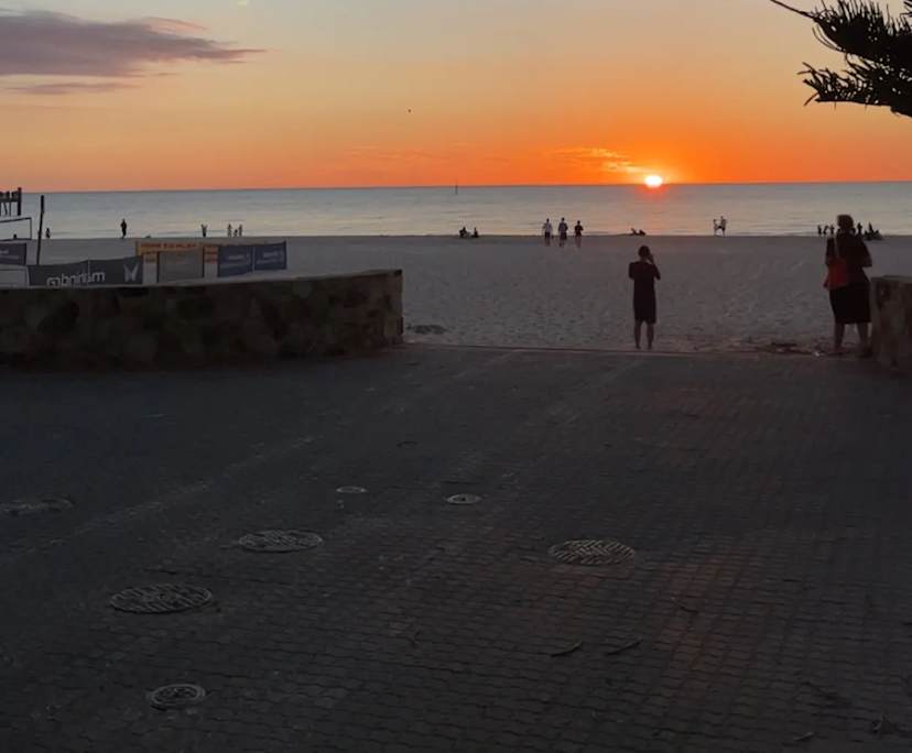 Zach (27), $450, Non-smoker, No pets, and No children