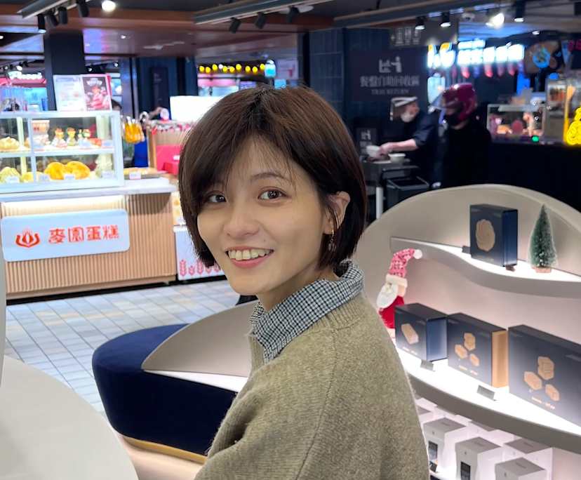 Mengchu (29), $380, Non-smoker, No pets, and No children