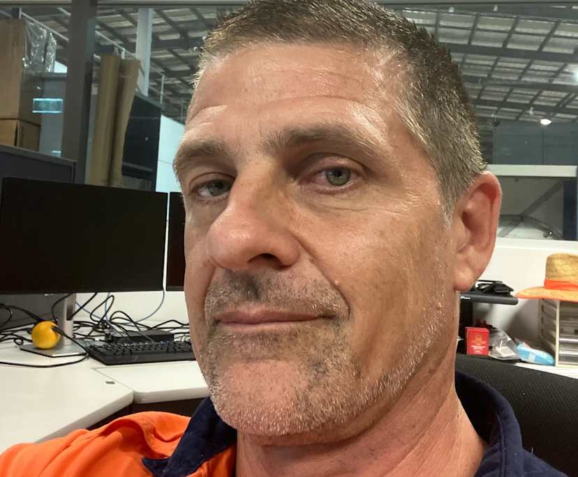 Scott (45), $250, Non-smoker, Have children, and No pets