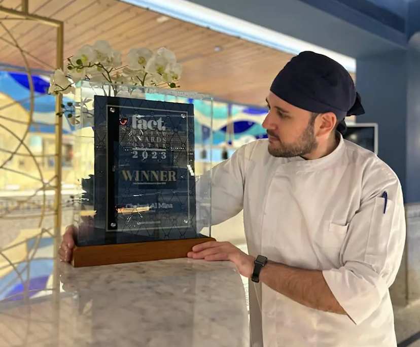 Julian (30), $400, Non-smoker, No pets, and No children