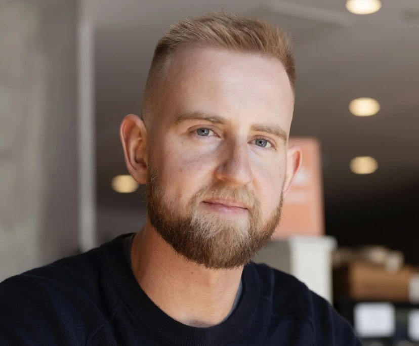 Mike (28), $450, Non-smoker, No pets, and No children