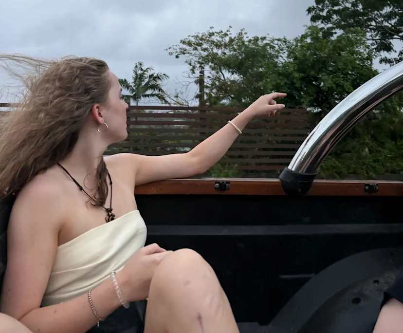 Lilly (19), $350, Non-smoker, No pets, and No children