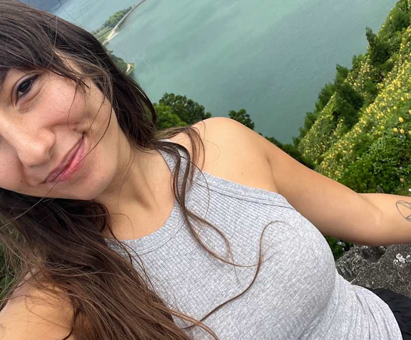 Luz Del Alba (34), $300, Non-smoker, No pets, and No children