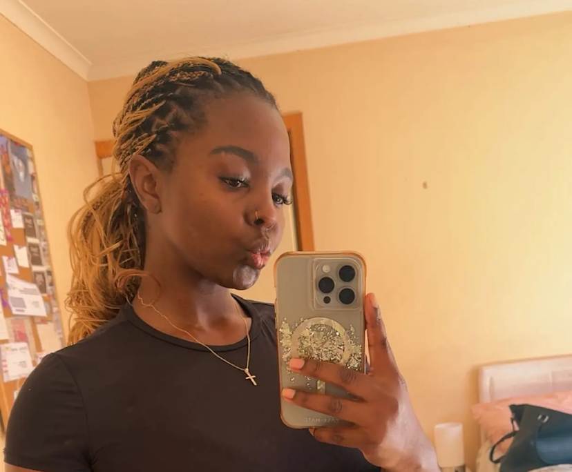 Amanda (29), $350, Non-smoker, No pets, and No children