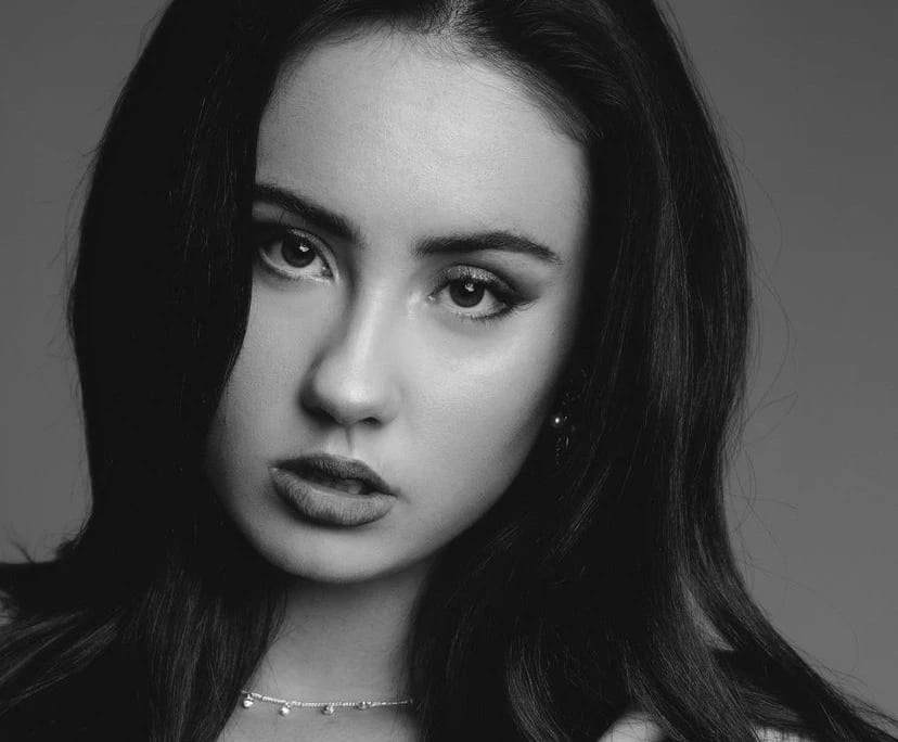 Miranda (23), $575, Non-smoker, No pets, and No children