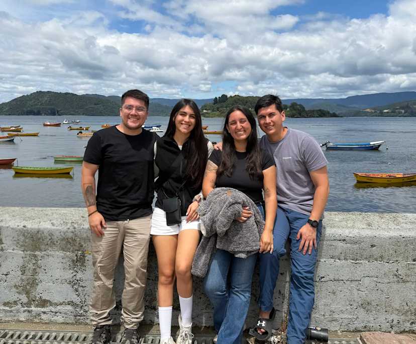 Catalina Rios (30), Felipe (29), Tomas (28) and Vania (27), $900, 