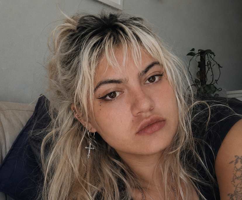 Gloria (27), $280, Smoker, No pets, and No children