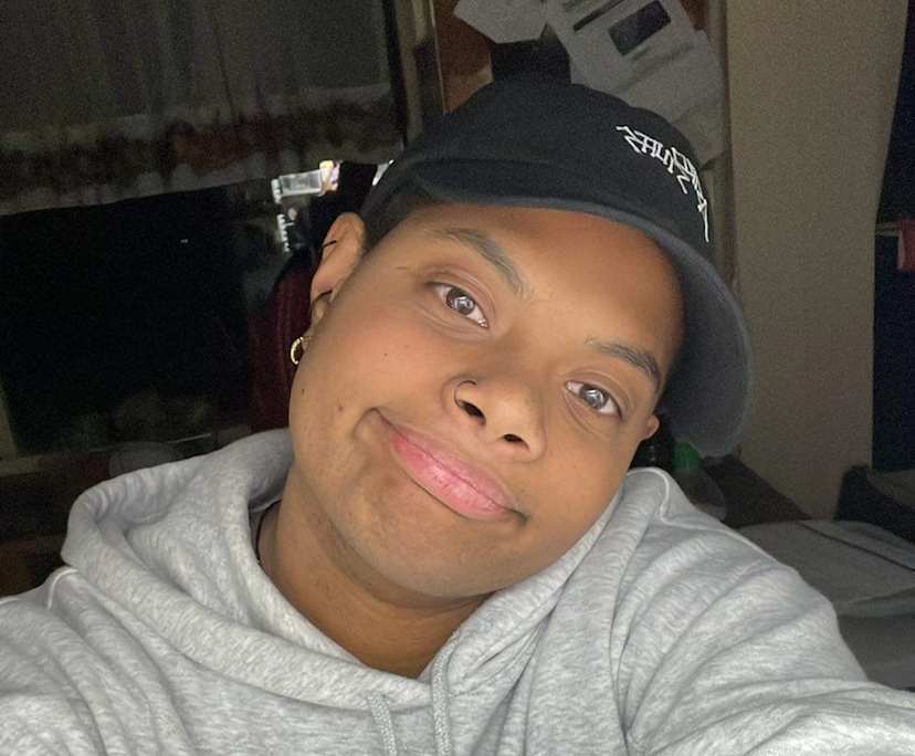 Anna (28), $300, LGBTQIA+, Non-smoker, No pets, and No children