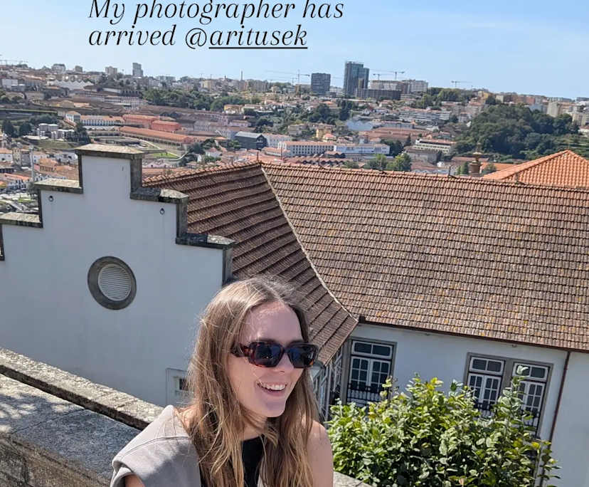 Meghan (26), $300, Non-smoker, Have pets, and No children