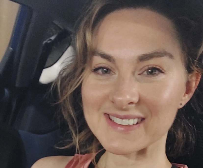 Alis (40), $600, Non-smoker, No pets, and No children