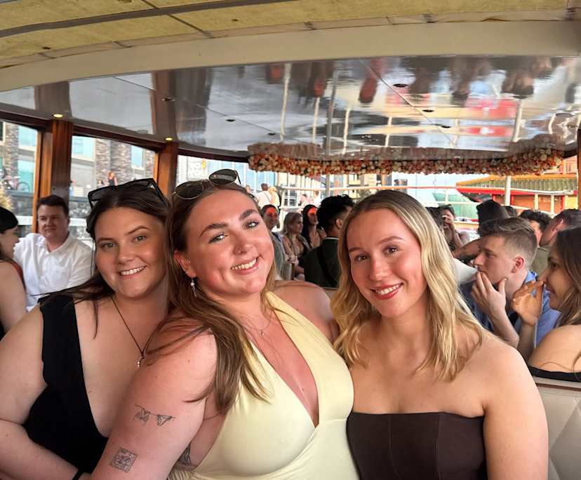 Maggie (22), $250, Non-smoker, No pets, and No children