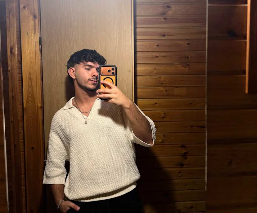 Matan (22), $320, Smoker, No pets, and No children
