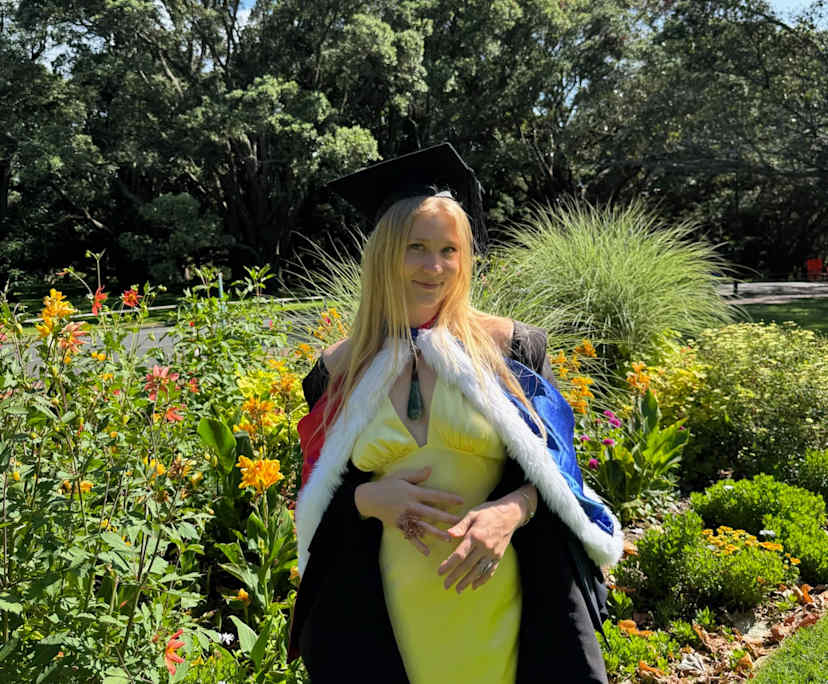 Janneke (26), $450, LGBTQIA+, Non-smoker, Have pets, and No children